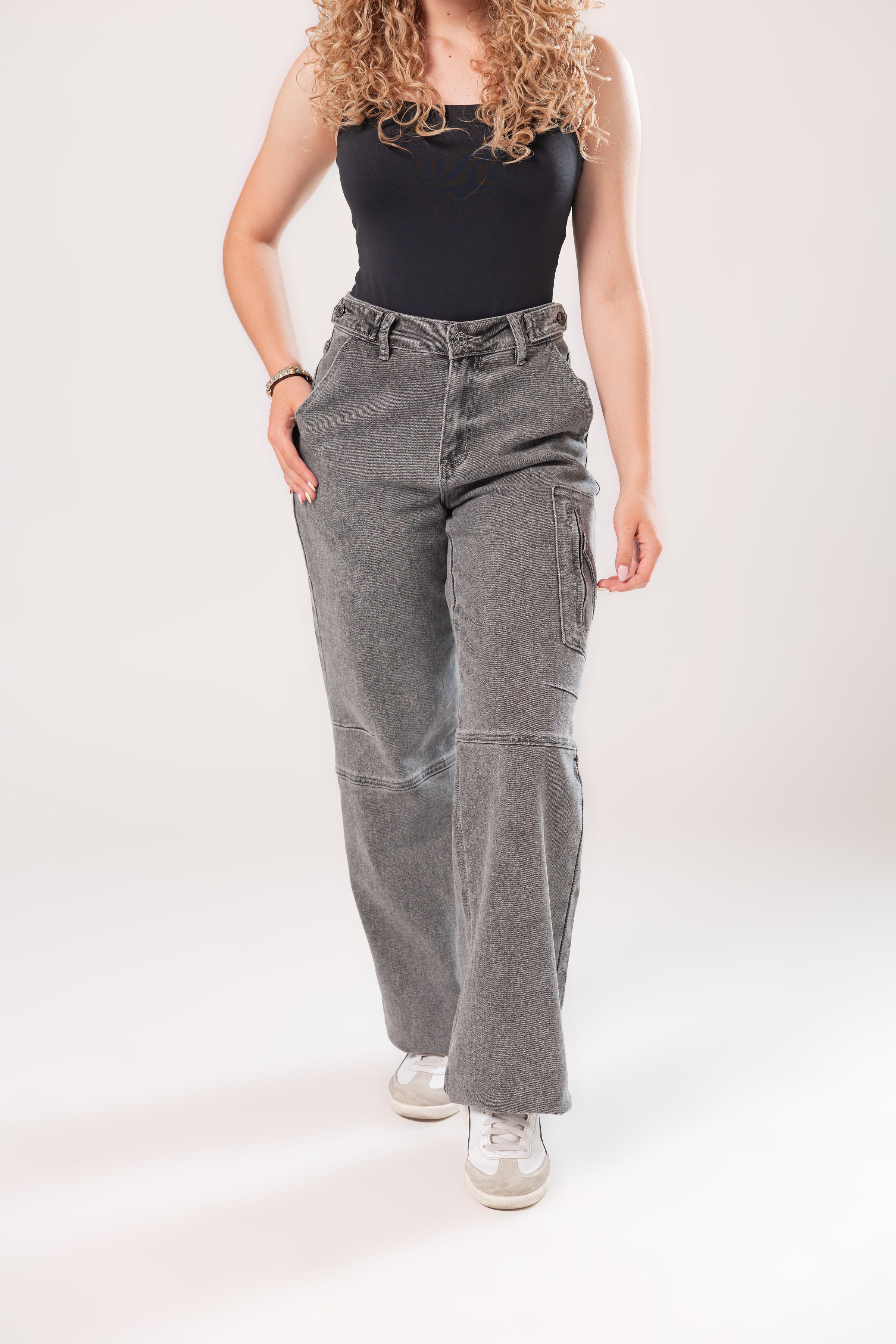 Pantalón Cargo Gris de Corte Clásico