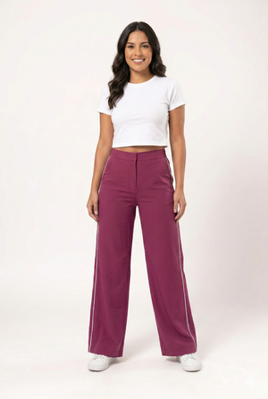 pantalon de vestir burgundy de mujer corte amplio vista frontal tiro alto con linea lateral