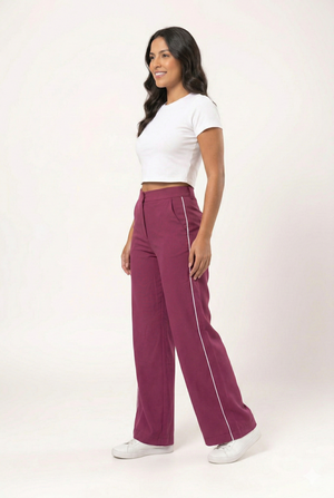 pantalon de vestir burgundy de mujer corte amplio vista lateral con detalle de linea lateral