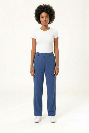 pantalon de vestir navy de mujer corte amplio vista frontal tiro alto con linea lateral