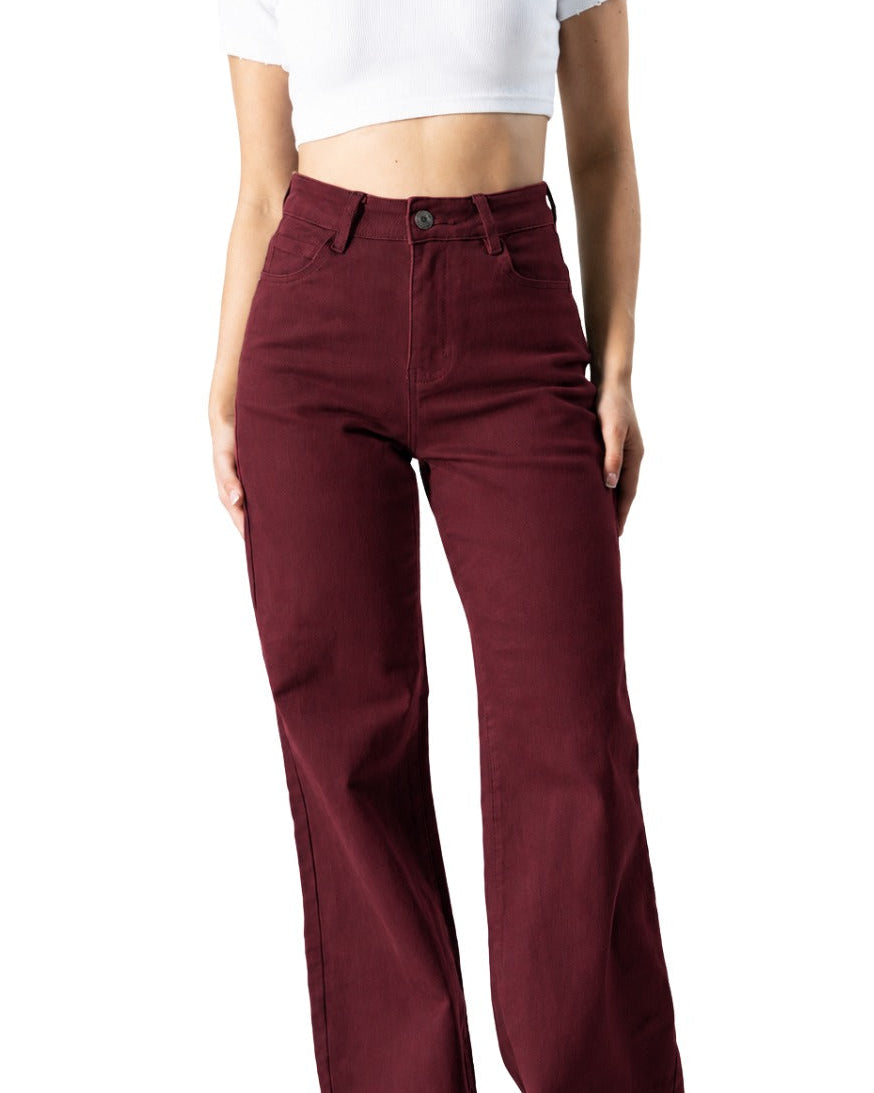 Pantalon wide leg burgundy de tiro alto, vista frontal.