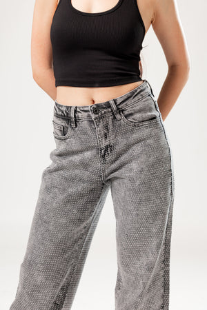 pantalon wide leg gris con brillos detalle frontal cintura y boton