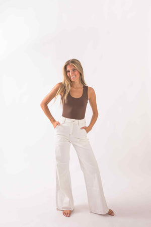 Pantalon wide leg blanco para mujer con tiro alto y pierna amplia