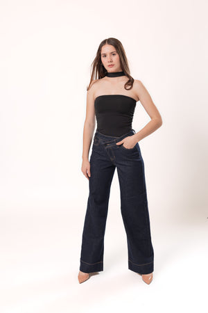 Pantalon wide leg azul oscuro para mujer con tiro alto y pierna amplia vista frontal completa
