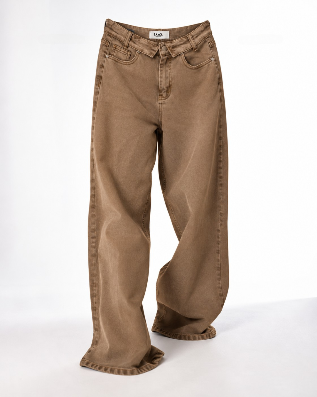 Pantalon wide leg khaki DXD0647-KHAKI de mujer con cintura de dobladillo y pierna amplia, sobre fondo blanco.