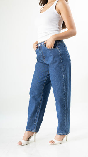 Barrel jeans azul medio para mujer vista lateral