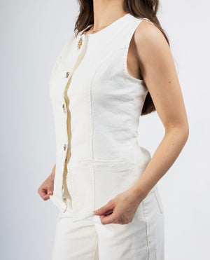 chaleco de vestir beige mujer vista lateral con ajuste entallado