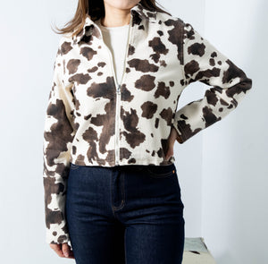 Chamarra de mezclilla para mujer con estampado cow print y ajuste cropped
