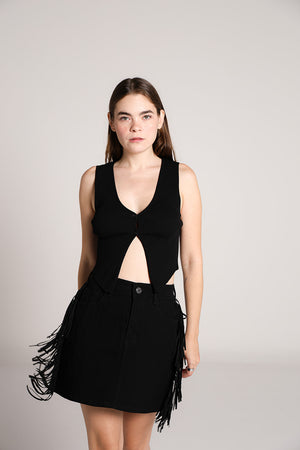 Falda de mezclilla negra para mujer Doux Denim vista frontal