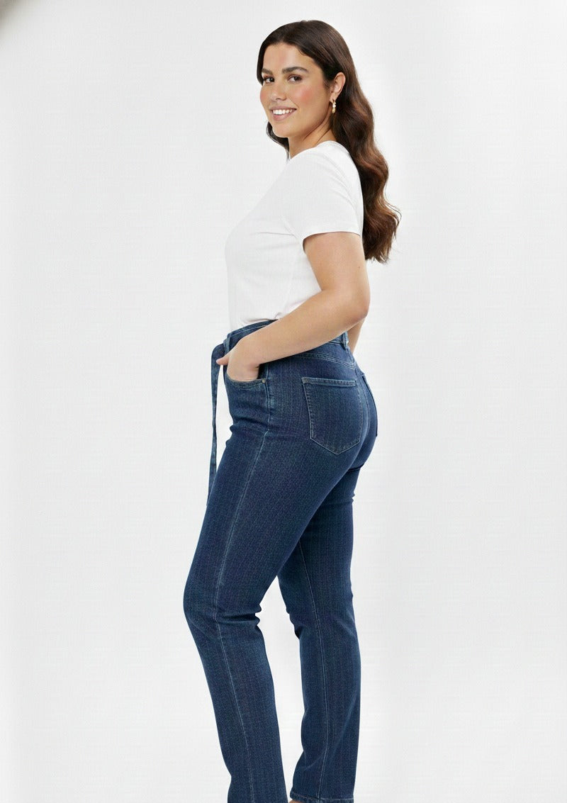 Pantalon acampanado CURVY con brillos vista lateral en mezclilla azul
