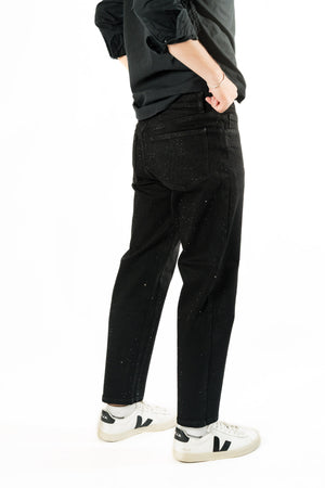 Pantalon de hombre negro corte loose fit vista trasera completa