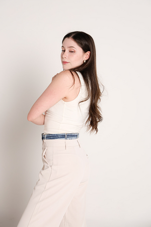 Pantalon de vestir ivory para mujer, vista trasera.