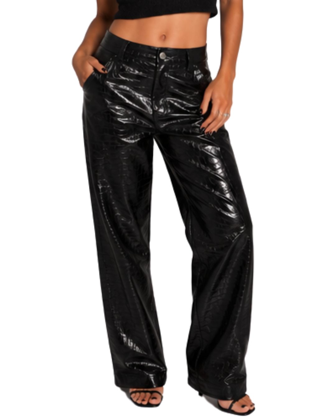 Pantalon straight negro efecto cocodrilo con tiro medio y bolsillos funcionales.