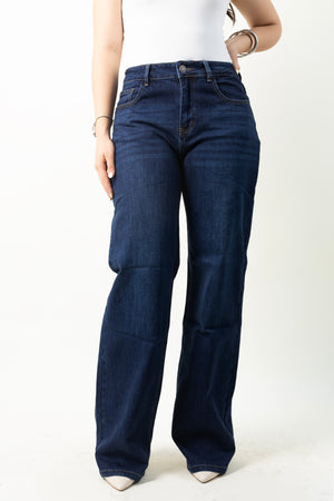 Detalle frontal de pantalon wide leg azul oscuro DXD0582-DARK BLUE.
