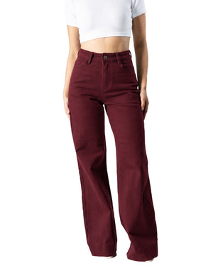 Pantalon wide leg burgundy de tiro alto, vista frontal.