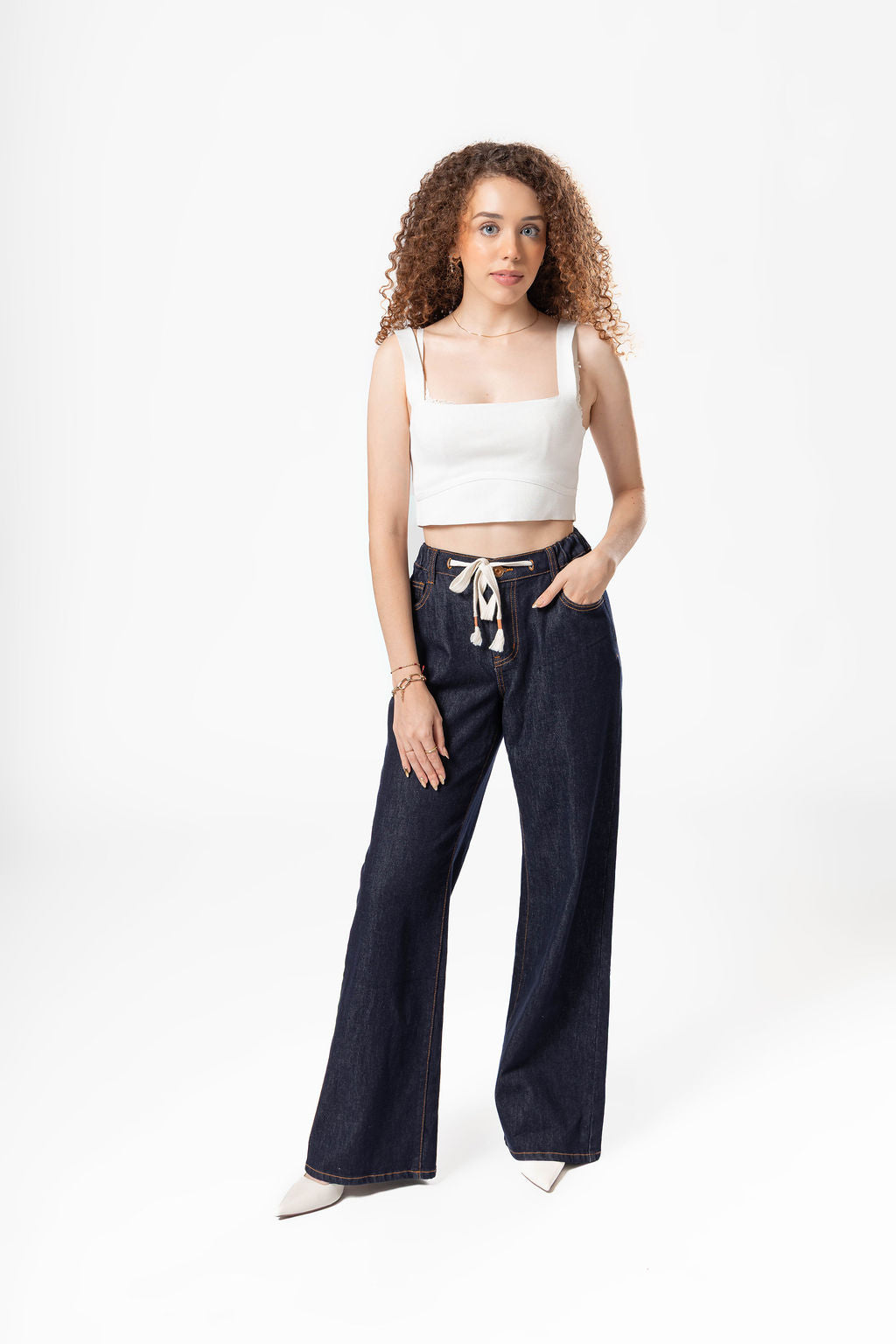 Pantalon wide leg dark blue para mujer con silueta amplia y detalle de cordón en cintura vista frontal