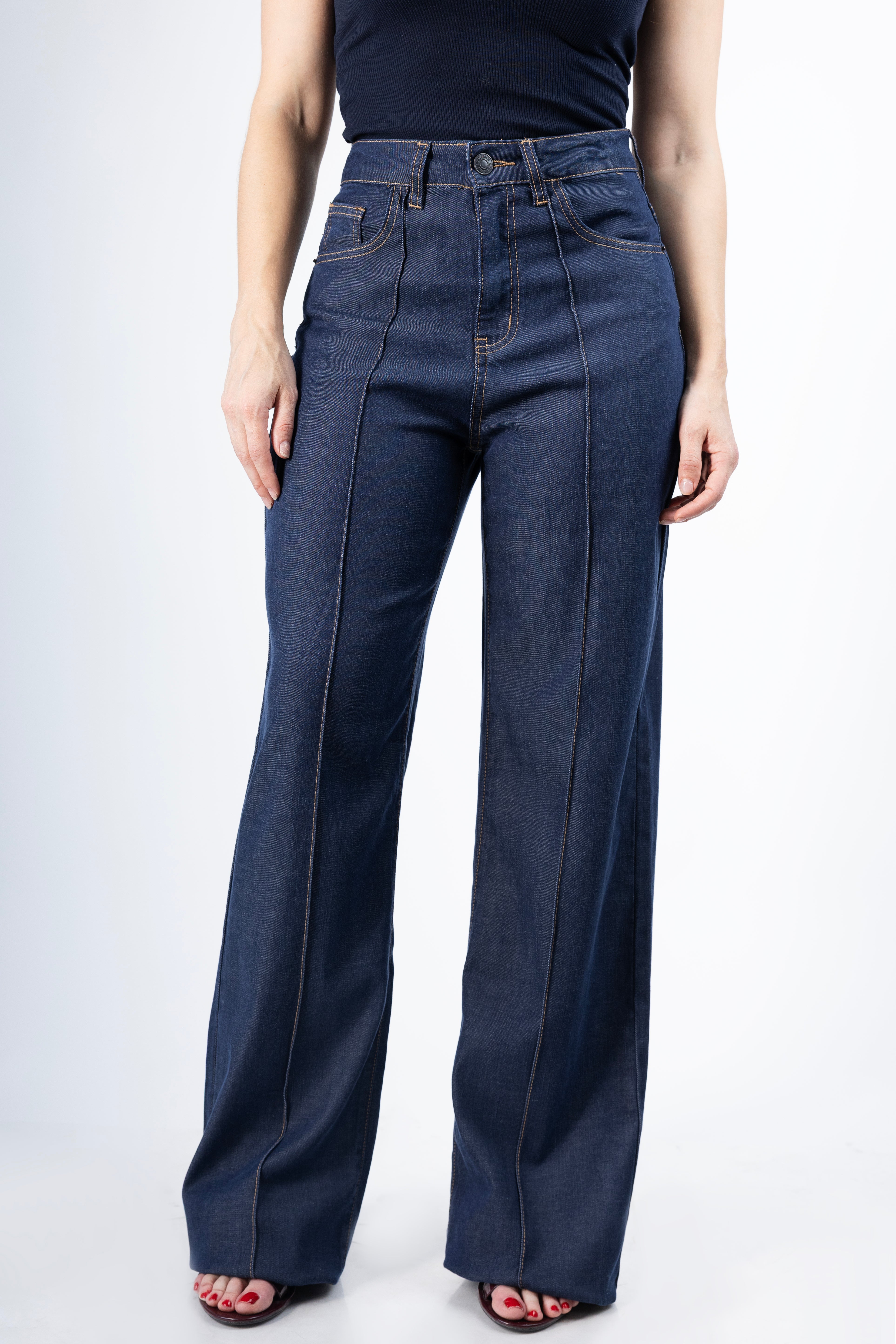 Pantalon wide leg denim azul oscuro tiro alto vista frontal completa
