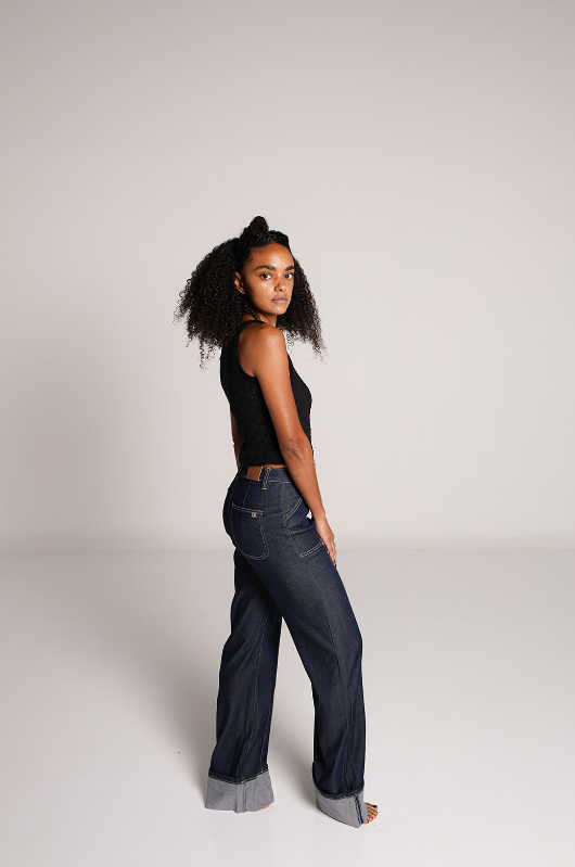 Vista trasera de pantalon wide leg dark blue para mujer
