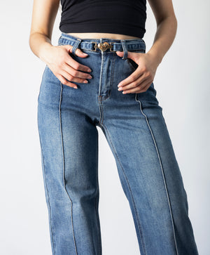 pantalon wide leg azul detalle frontal con cinto y costuras visibles