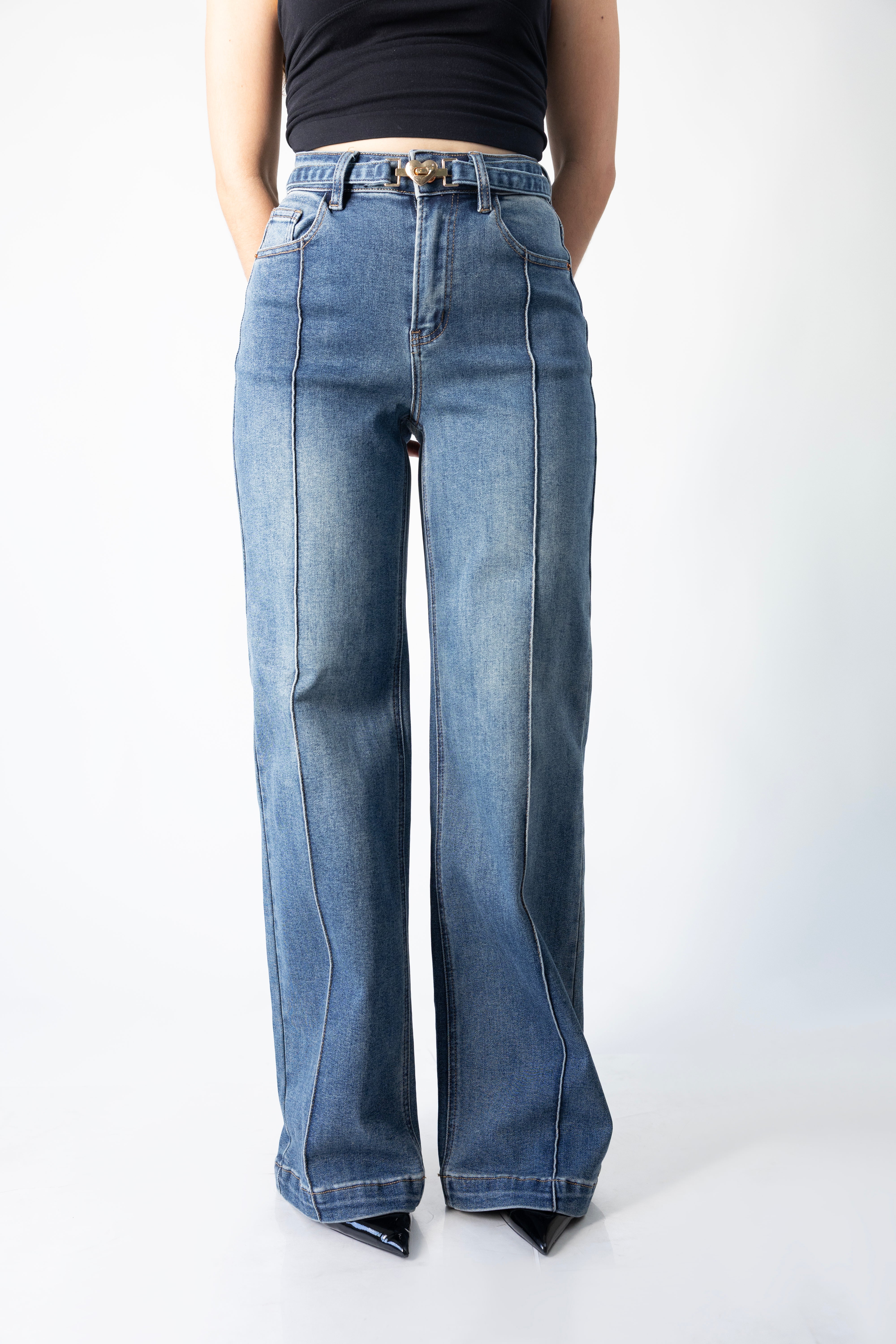 pantalon wide leg azul vista frontal completa con costuras centrales