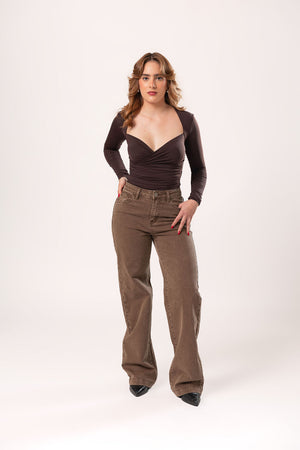Pantalon wide leg olive para mujer con silueta recta y estilo casual