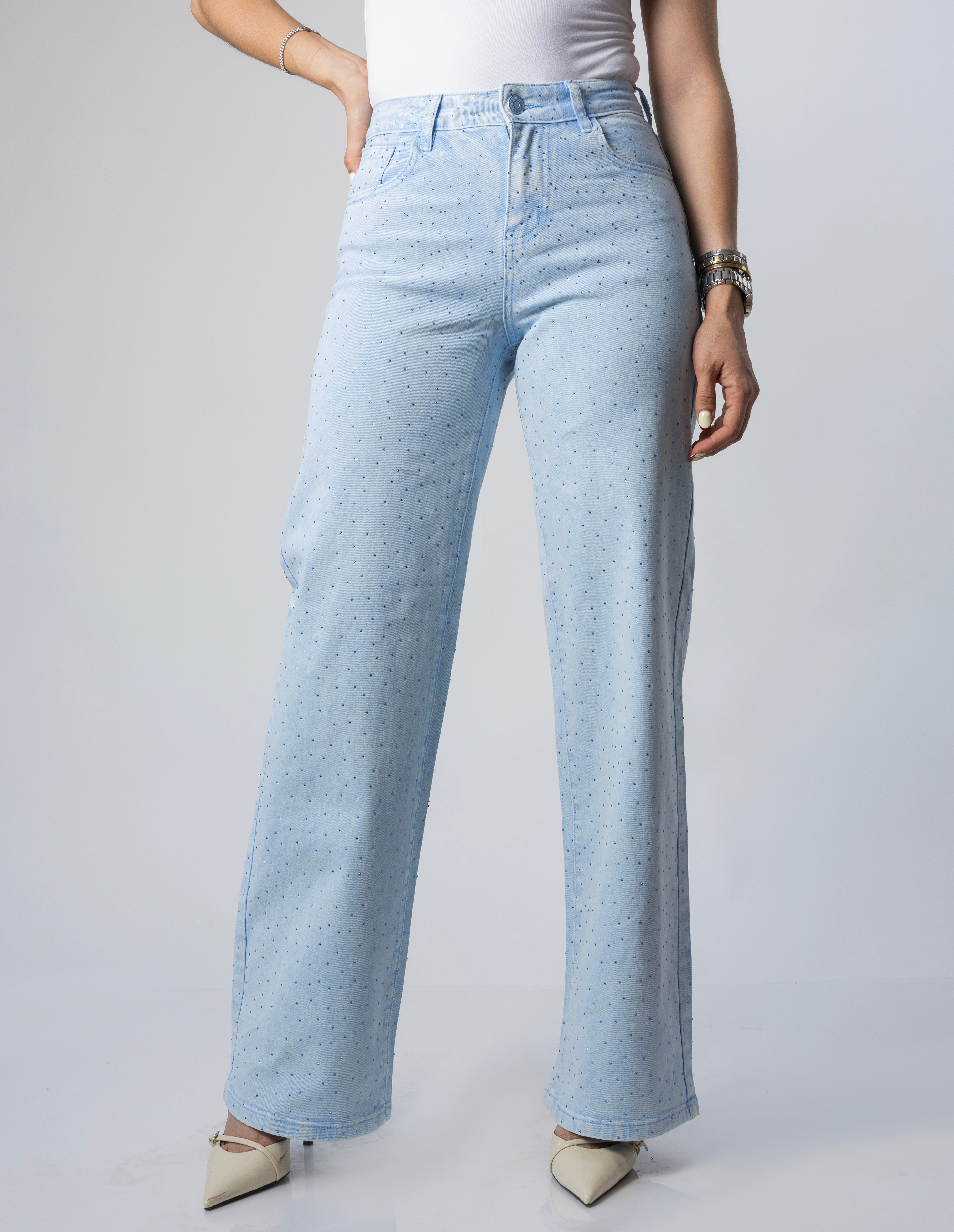 pantalon wide leg azul pastel con brillos vista frontal completa