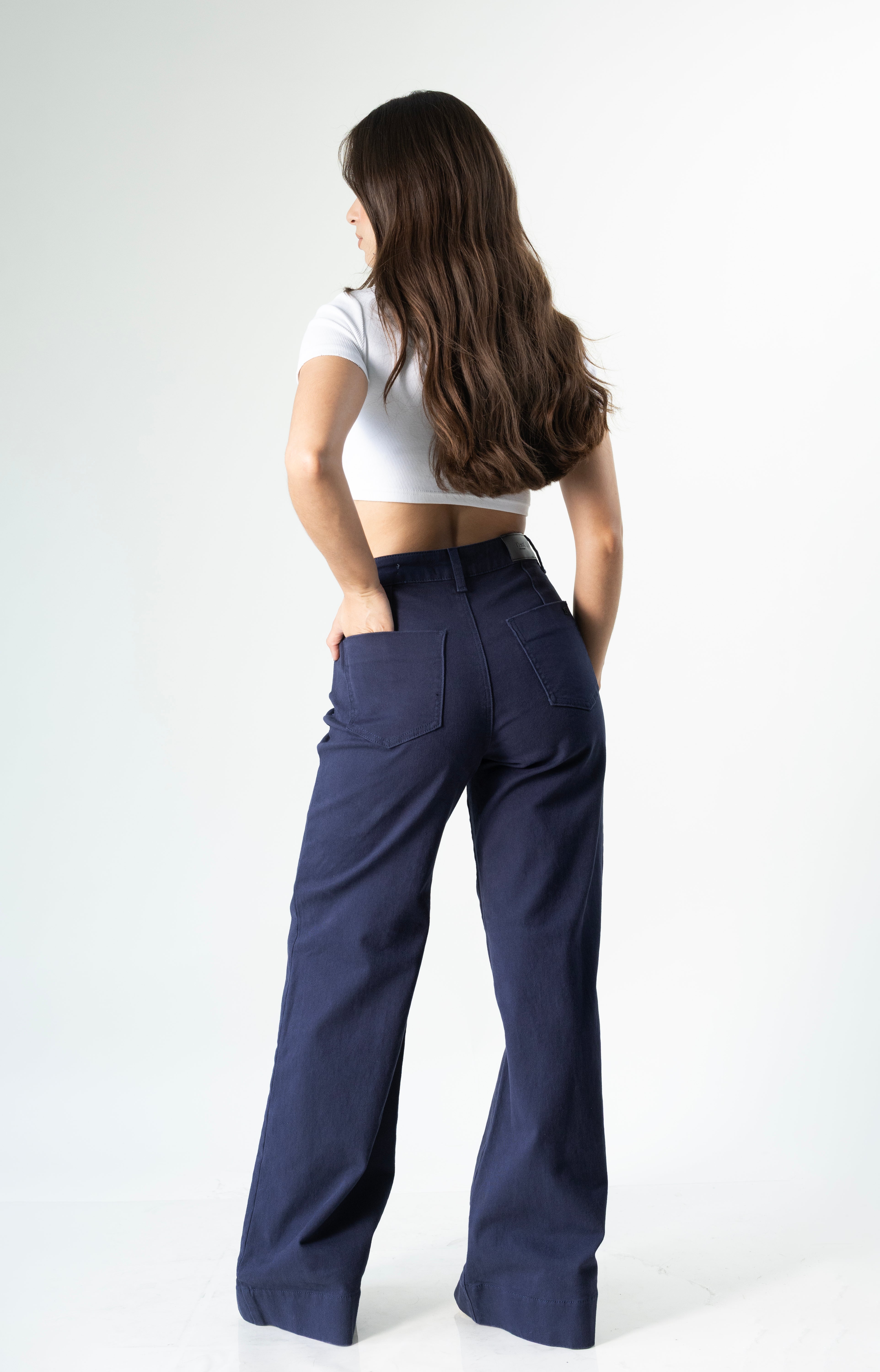 Pantalon wide leg navy para mujer vista trasera